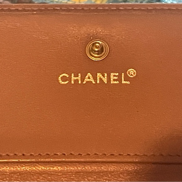 Milk chocolate patent leather Chanel wallet. Approximately 4 x 4 inches. EUC. - Picture 8 of 16